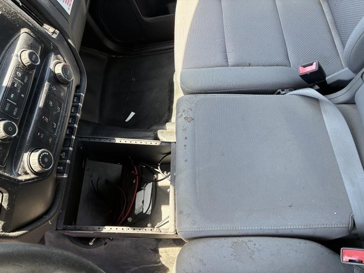 2015-gmc-2500-image-18