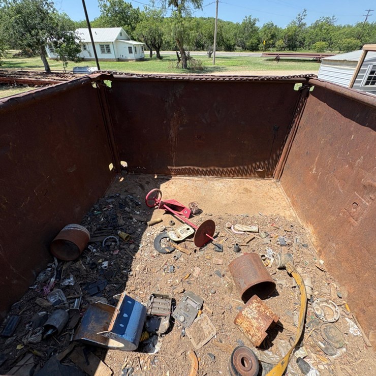 8’ x 7.5’ x 4.5’ junk box
