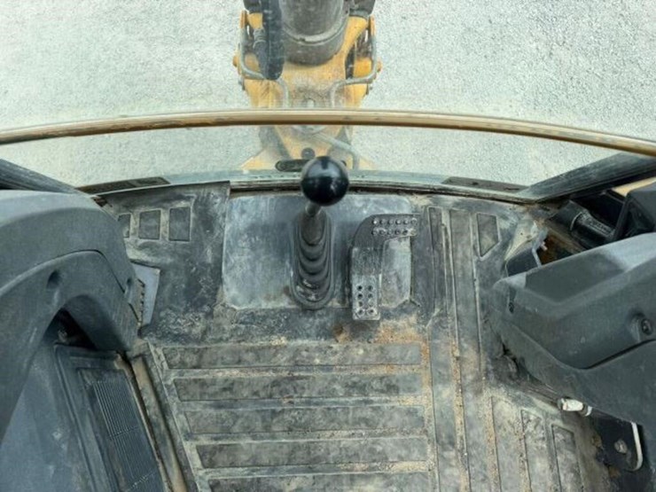 2018-deere-310sl-image-21