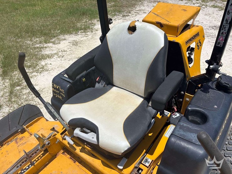 2015-hustler-super-z-72in-zero-turn-mower-image-32
