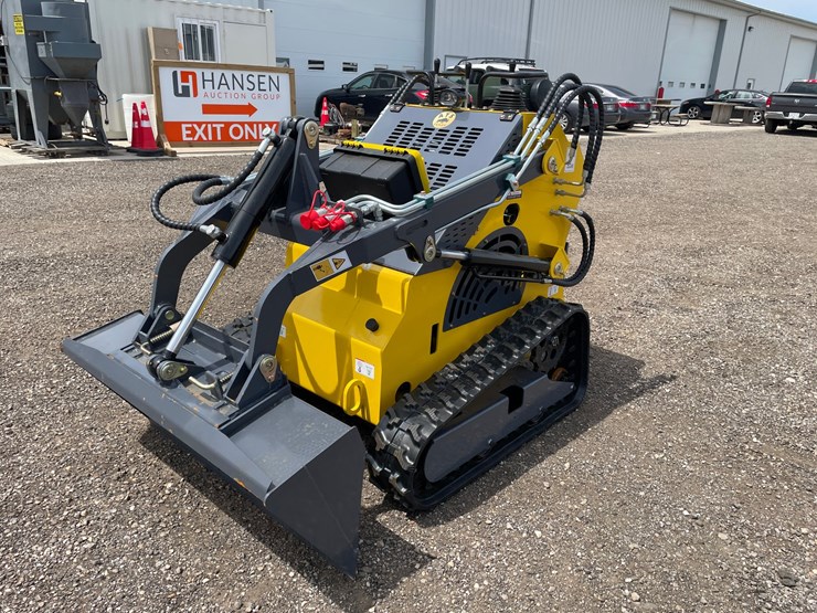 #2826-•-2026-landhero-mini-skid-steer-loader-image-1