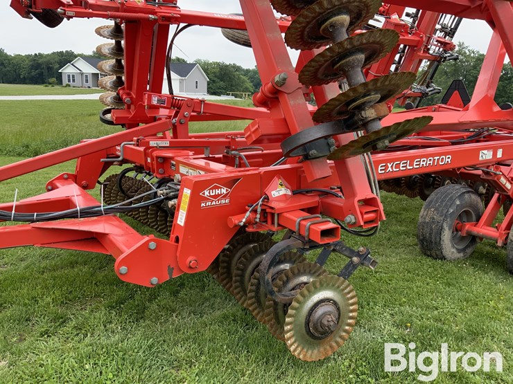 2013-kuhn-krause-excelerator-8000-image-13