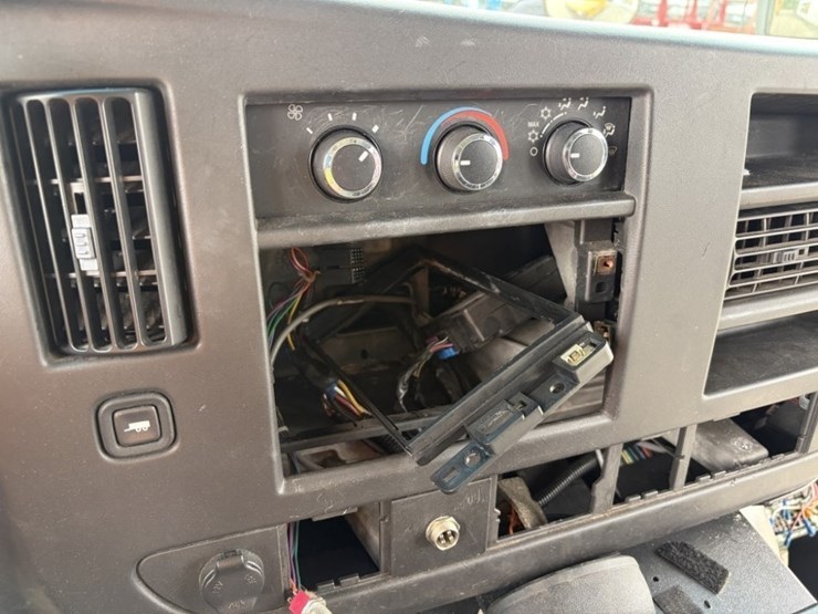 2008-chevrolet-express-school-bus-image-32