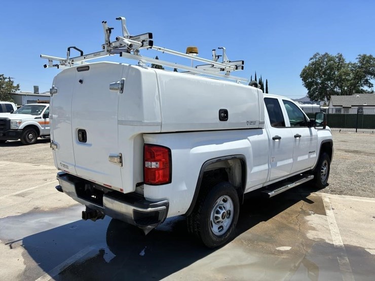 2015-gmc-2500-image-3