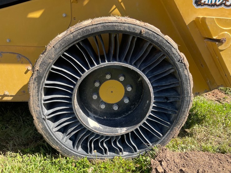2020-caterpillar-246d3-image-22