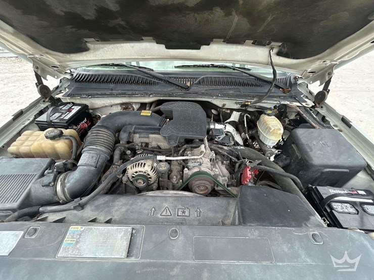 2004-chevrolet-silverado-3500-image-5