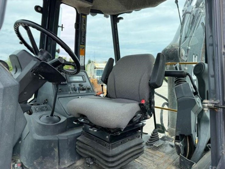 2018-deere-310sl-image-20