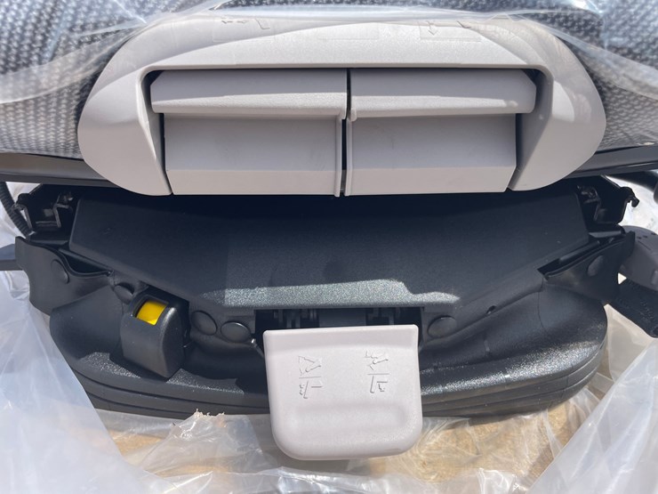 #2773-•-grammer-equipment-seat-image-5