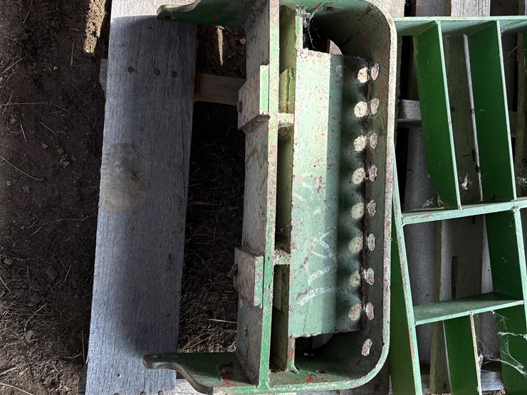 john-deere-30-image-13