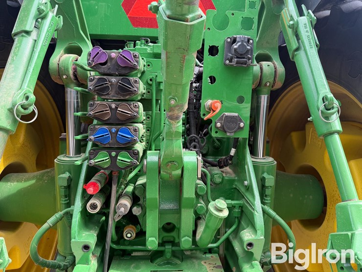 2020-john-deere-8r-250-image-10