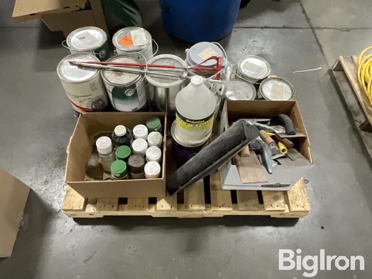 assorted-paints-&-tools-image-4