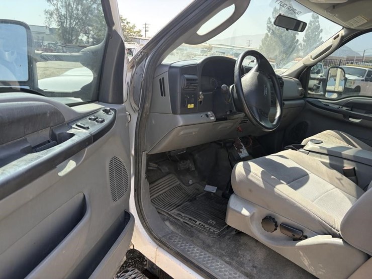 2006-ford-f450-image-12
