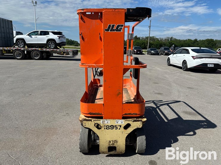 2016-jlg-1230es-image-2