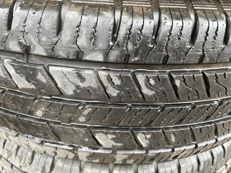 #2838-•-set-of-(4)-tires-image-6