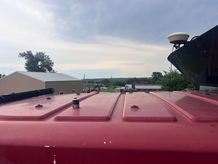 case-ih-8010-image-51