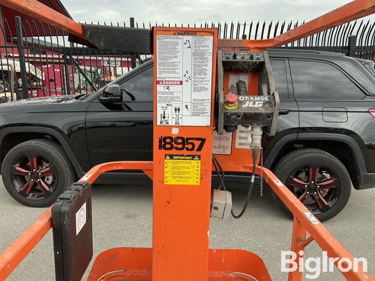 2016-jlg-1230es-image-16