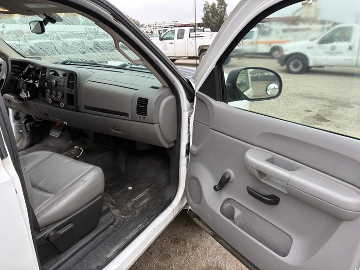 2008-chevrolet-silverado-2500-image-11