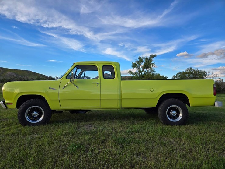 1977-dodge-w200-image-1