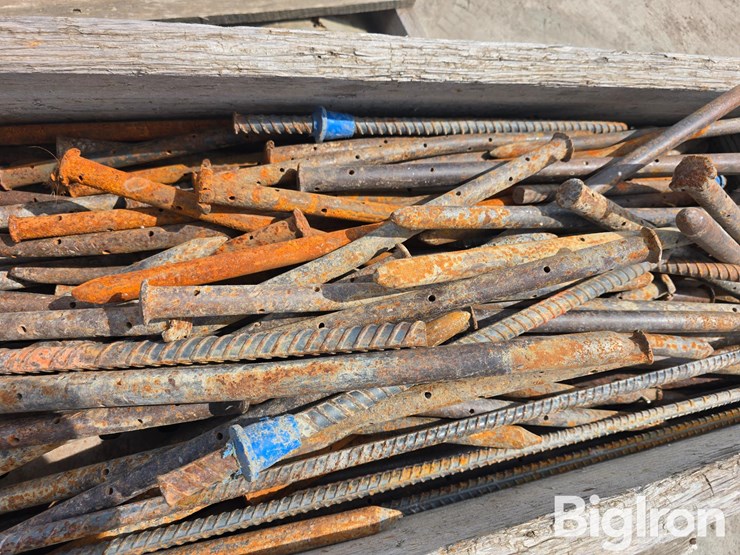 concrete-form-stakes-image-10