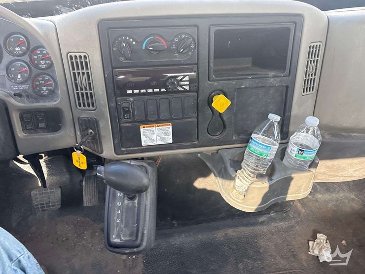 2018-international-durastar-4300-image-19