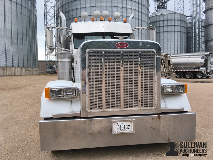 2005-peterbilt-379-image-2