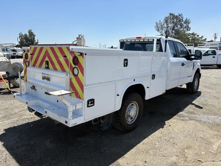 2017-ford-f350-image-3