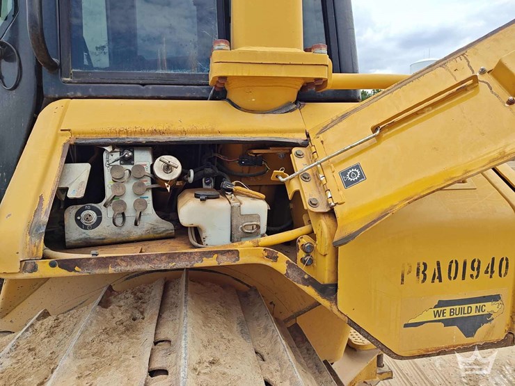 2016-caterpillar-d6h-image-21