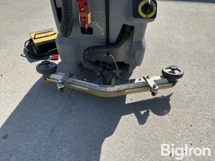 karcher-professional-floor-cleaner-image-10