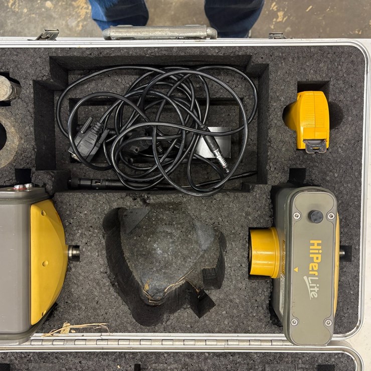 #3503 • TOPCON HIPER LITE GPS | Located in St. Rose, LA