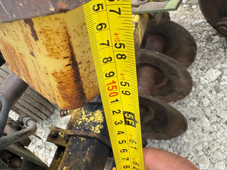 john-deere-230-image-11