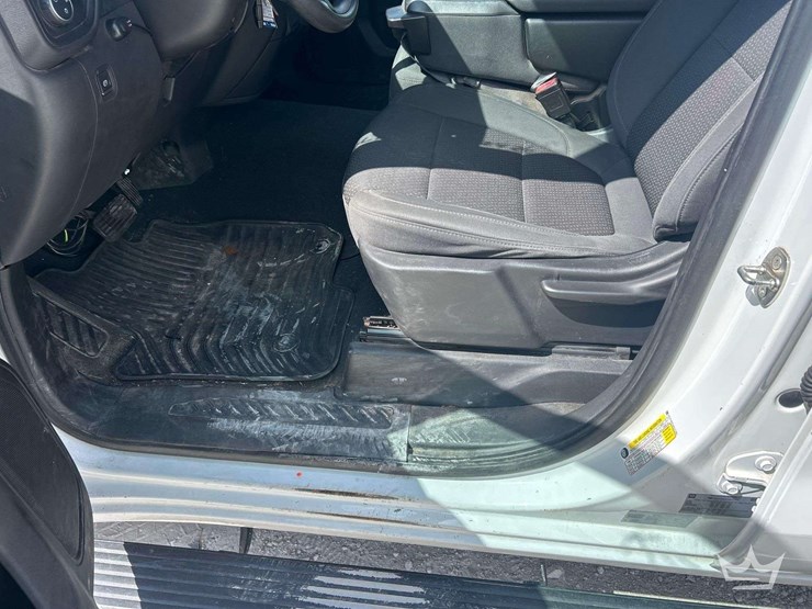 2022-chevrolet-silverado-1500-image-12