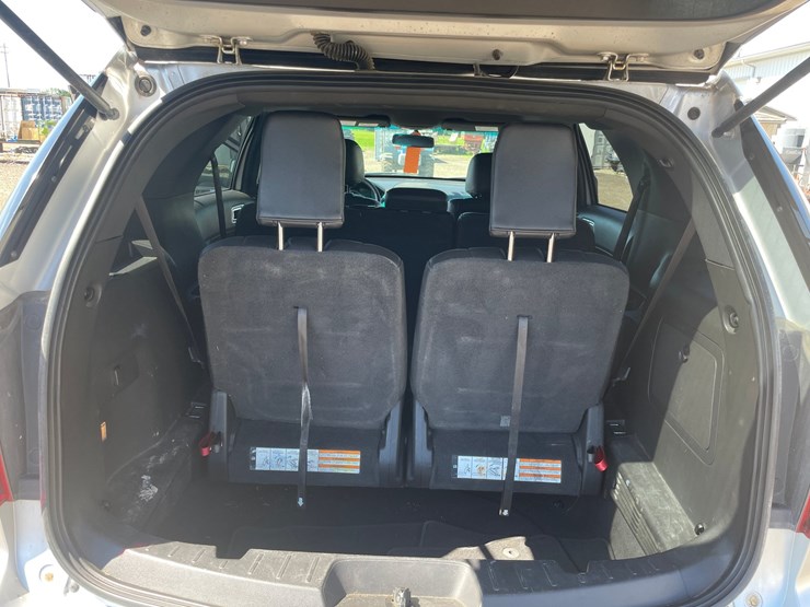 2014-ford-explorer-image-32
