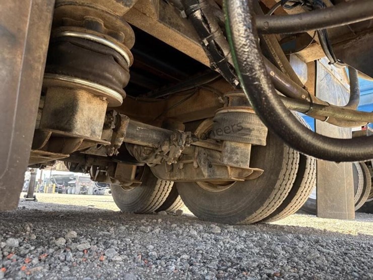 2012-versa-v-bottom-spreader-trailer-image-17