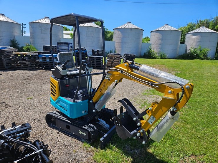 #319-•-2025-cfg-mx15r-mixi-excavator-image-7