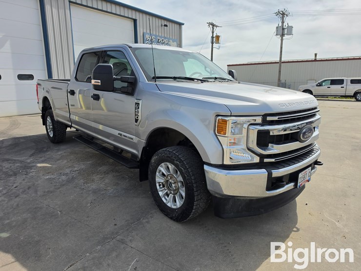 2021-ford-f250-xlt-image-3