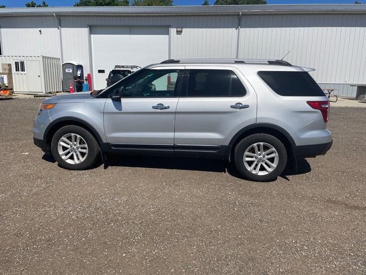 2014-ford-explorer-image-8