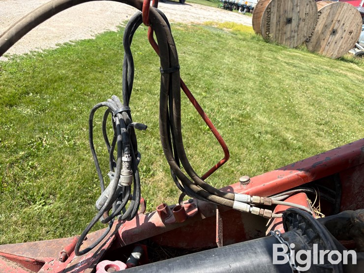 hesston-4700-image-17
