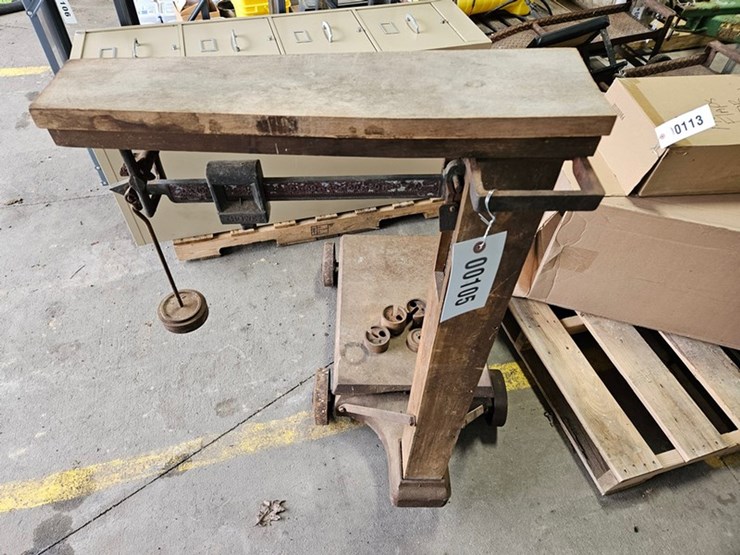 #105-•-howe-rolling-balance-scale-image-2