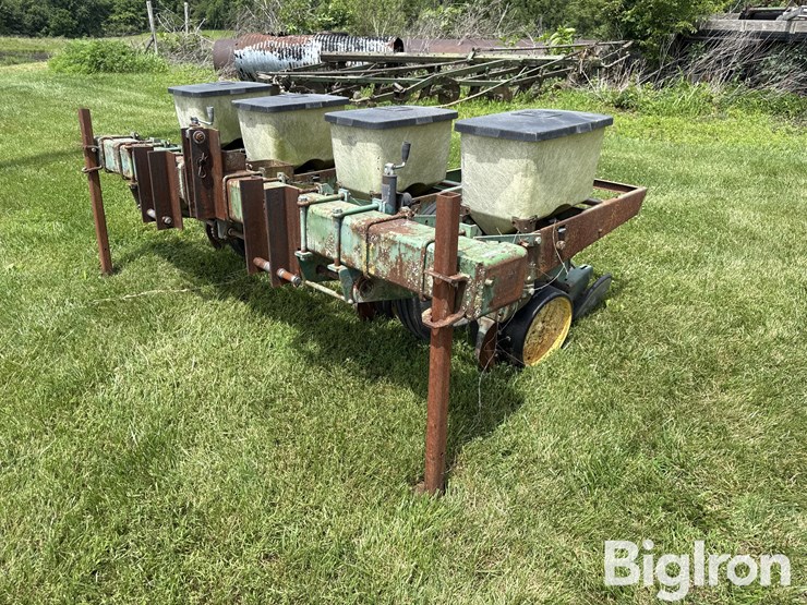 john-deere-7000-image-1