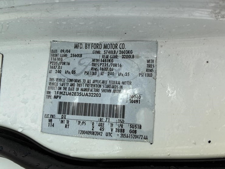2005-ford-explorer-image-16