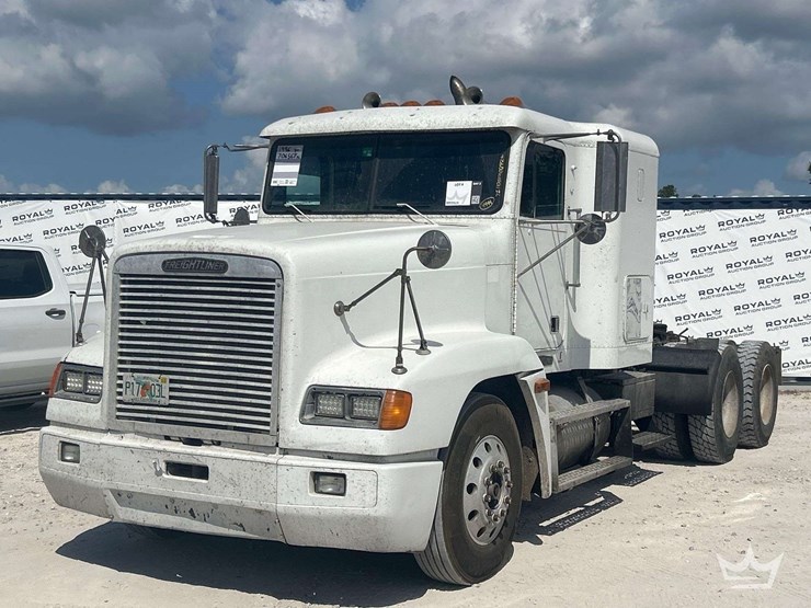 1996-freightliner-fld120-image-1