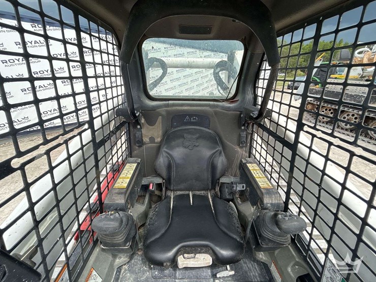 2021-bobcat-t740-image-17