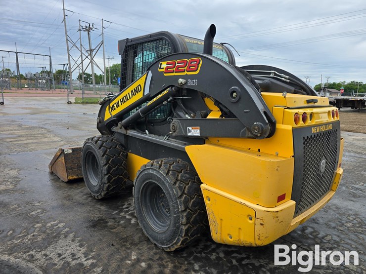 2018-new-holland-l228-image-7