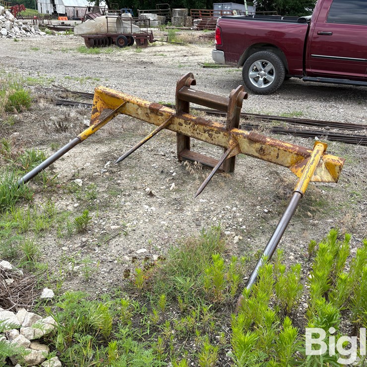 Caterpillar Bale Lifter