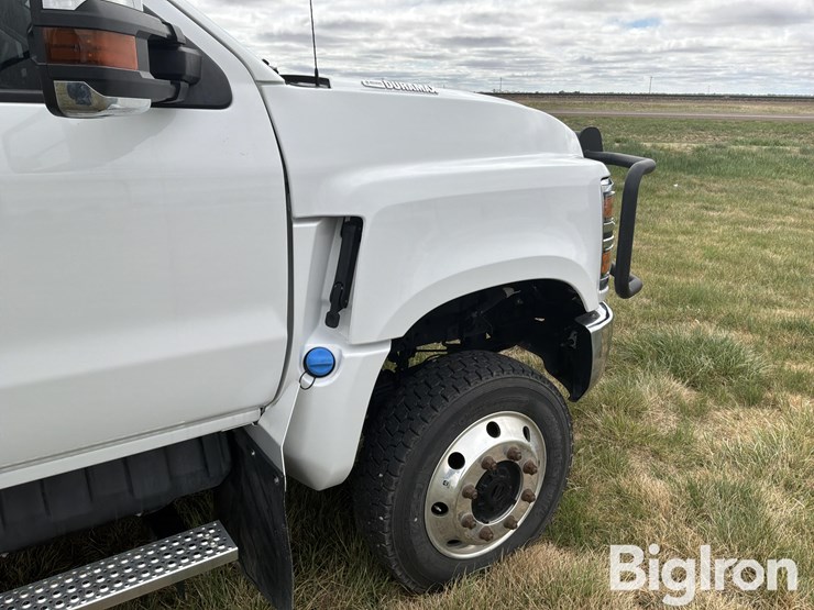 2022-chevrolet-silverado-6500-hd-/-gm515-4x4-crew-cab-service-truck-image-18