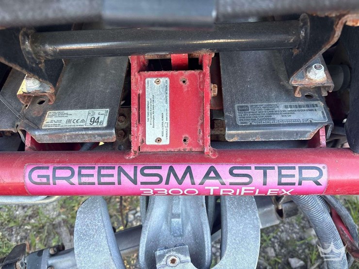 2015-toro-greensmaster-3300-triflex-commercial-greens-mower-image-12