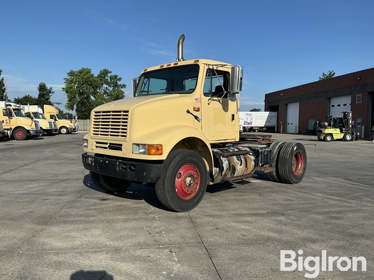1999-international-8100-image-1
