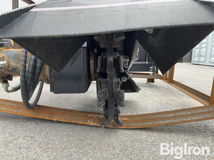 2026-massey-ferguson-730-image-14