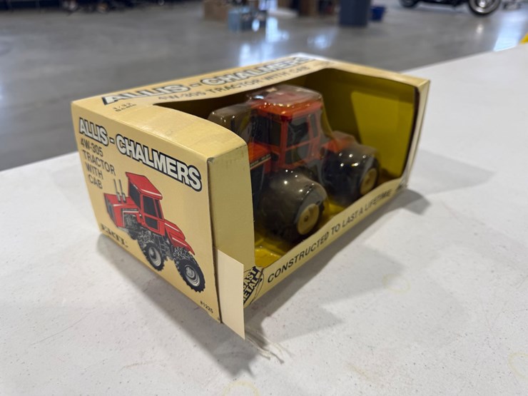 #47265-•-allis-chalmers-4w-305-tractor-vintage-toy-image-2