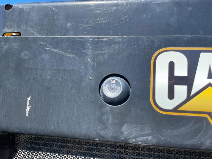 2020-caterpillar-246d3-image-24